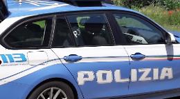 Si rifiuta di fare l'alcoltest  e strattona gli agenti