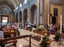 Le esequie di don Primo: «Un parroco di campagna che della parrocchia ha visto la bellezza»