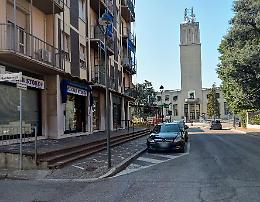 Appende lo zaino al suo balcone, scatta l'allarme bomba