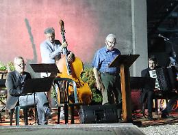 Bozzolo, Cochi Ponzoni: «Canto  don Mazzolari  prete rivoluzionario»