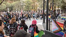 Cremona, il popolo arcobaleno in piazza per i diritti di tutti