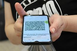 Covid, Green pass anche se è positivo: falla telematica