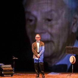 Teatro: "Sempre fiori, mai un fioraio" Omaggio a Paolo Poli