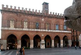 Caro energia, il 10 febbraio niente luci sulla facciata di Palazzo Comunale
