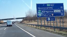 Ucraina, la missione del dottor Stabile a 80 km da Zahony il paese della frontiera