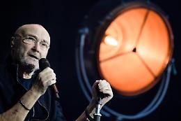 Phil Collins dice addio ai fan, non riesco più a suonare