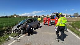 Perde il controllo dell'auto, 50enne trasportata in ospedale con l'elisoccorso