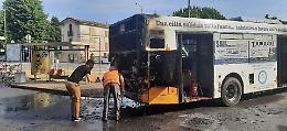 Prende fuoco la radiale con a bordo gli studenti