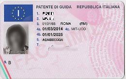 Guidava con una patente falsa, denunciato
