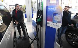 Dl aiuti, verso altra proroga al taglio delle accise della benzina