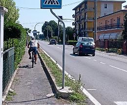 Il paradosso: sulla pista ciclabile vietate le... biciclette