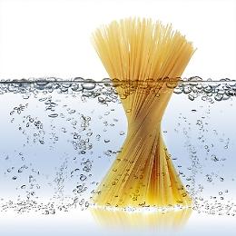 Dalla pasta senza fuoco al microonde, i consigli risparmia-gas