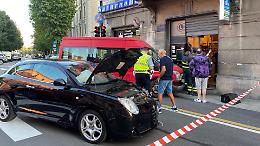 Scontro tra un auto e un furgone, corso Vacchelli chiuso al traffico