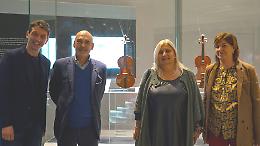 Giordano Bruno Guerri in visita alla mostra in corso al Museo del Violino