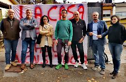 Petizione e picchetto per difendere gli ambulatori della Casa della salute