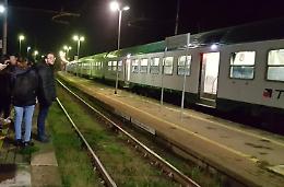 Le sbarre restano in alto, si passa solo con la polizia
