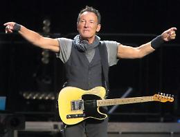  Il Boss torna nei negozi di dischi: al Disc Jockey ‘70  c'è  «Only the strong survive»