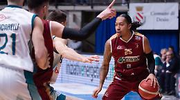 Juvi «ridotta» affondata da Cantù (90-55)