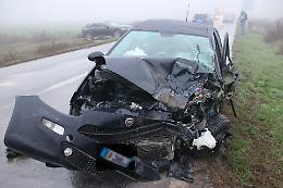 Tremendo scontro frontale, due automobilisti trasportati in ospedale