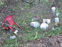  Incivili, ancora rifiuti abbandonati in città 