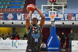 Basket, una Vanoli solida e concentrata sbanca Rieti