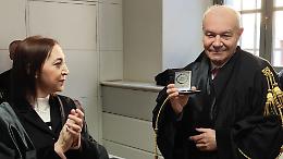 Toga d'oro per Attilio Guarneri: 50 anni nel Foro