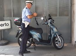 Investe un anziano con uno scooter rubato, &egrave; caccia al pirata