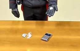 Bloccato mentre spaccia nelle campagne, arrestato pusher 23enne