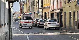 Accusa un malore e si accascia a terra, soccorsa una 55enne