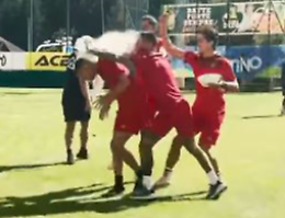 Cremonese: uova e farina per Zanimacchia per festeggiare i 25 anni