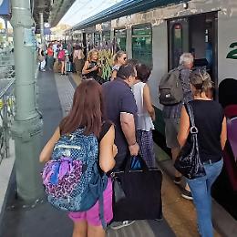Freccia della Versilia in versione lumaca: ancora ritardi