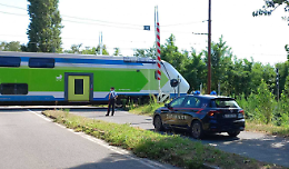 Arriva il treno con le sbarre su
