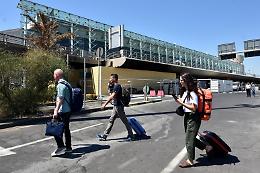 Etna in eruzione, chiuso l'aeroporto di Catania 