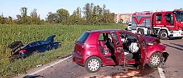Scontro frontale tra auto in via Milano, non ce l'ha fatta la signora 82enne