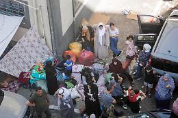 Israele ordina evacuazione da Gaza City: famiglie in fuga