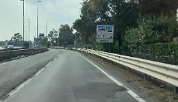 Tombino da sostituire, cantiere di Padania Acque in via Seminario