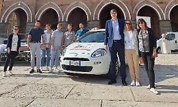 Automobile in dono al Comune dalla società Pmg