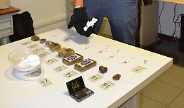 In casa hashish e cocaina per oltre 10 mila euro: arrestato spacciatore 18enne