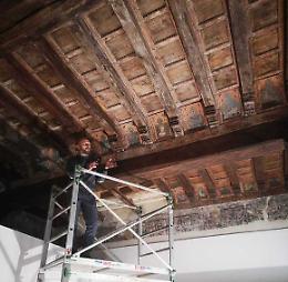 Tavolette e fregi fuori dall&rsquo;oblio di casa Pescaroli 