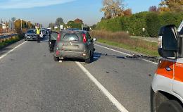 Frontale tra auto lungo la Castelleonese, due feriti in ospedale