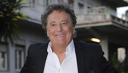 Enzo Iacchetti dona un'ambulanza alla Croce Rossa