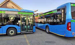 Fermata del bus soppressa, i genitori protestano
