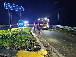 Tre fuori strada: sott'accusa la  rotatoria al buio, 4 feriti