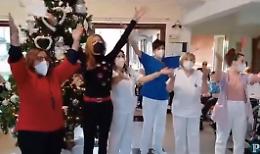 Gli auguri di Natale degli anziani ospiti della Rsa Guerreschi