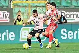 Calcio. Il 2023 finisce male. Cremonese rimontata: a Palermo perde 3-2