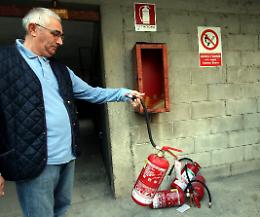 Altri estintori danneggiati : &laquo;Una bravata? No,  &egrave; reato&raquo;