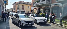Fuggono dai carabinieri e abbandonano l'auto a Paullo