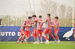 La Cremonese batte il Parma e festeggia la promozione