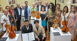 Cremona e la Colombia: cos&igrave; la liuteria unisce