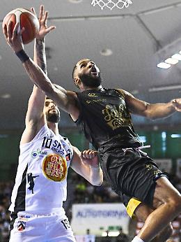 Playoff: la Juvi cede alla distanza a Udine